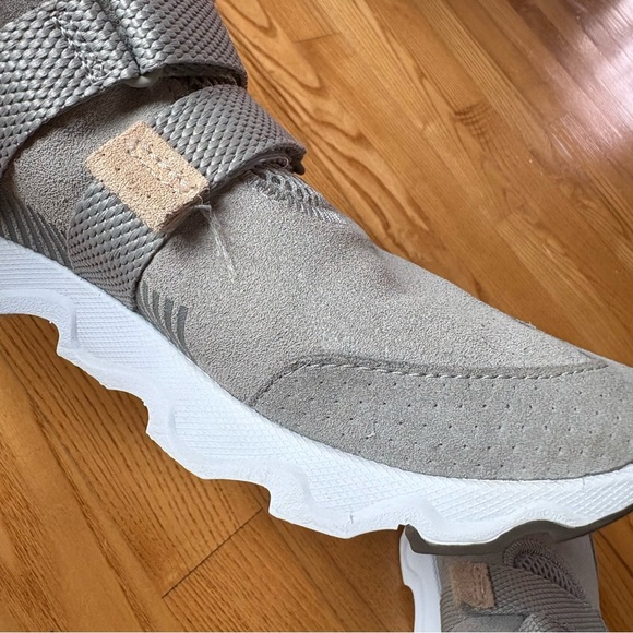 Sorel Kinetic Lite Strap Up Sneakers Shoes Dove Gray Tan Khaki Women's Size 8.5 - Picture 10 of 13